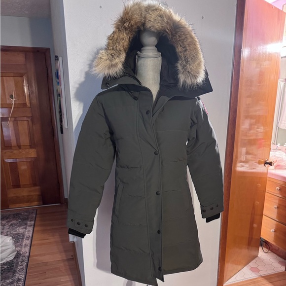CANADA GOOSE Shelburne Parka graphite with Coyote Fur NWT XS - Picture 16 of 17